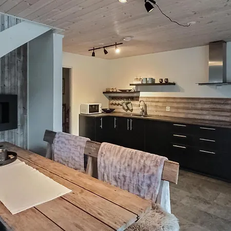Awesome In Urangsvag With Wifi Ferienhaus