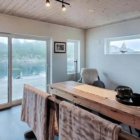 別荘 Awesome In Urangsvag With Wifi Ervik
